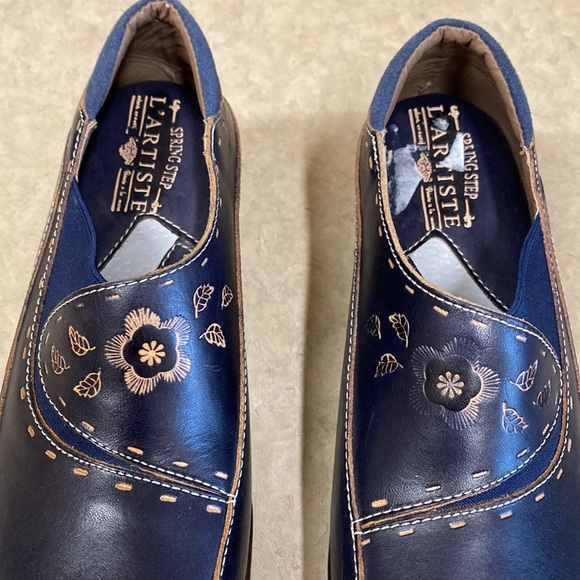 Spring Step L’ Artiste Navy Painted Floral Design Slip On Wedge - Picture 4 of 12